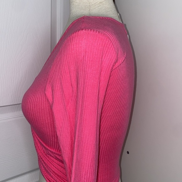 L*Space Gia Long Sleeve Crop Top in Bubblegum Pink size XS - Picture 3 of 7